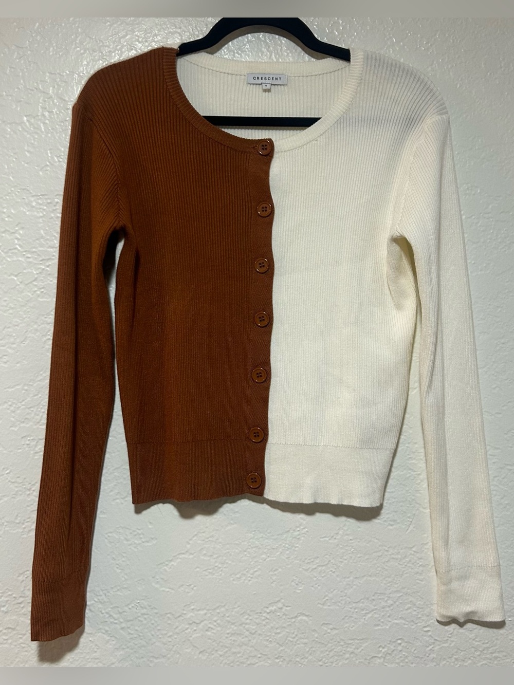 Crescent Two-Color Ribbed Button-Front Cardigan — Brown & Cream